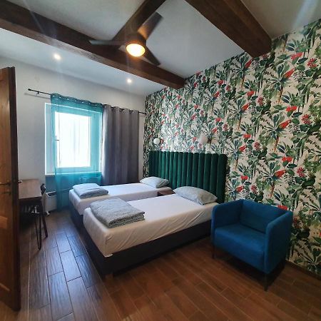 Luxurio Rooms With Baths ليفورنو المظهر الخارجي الصورة