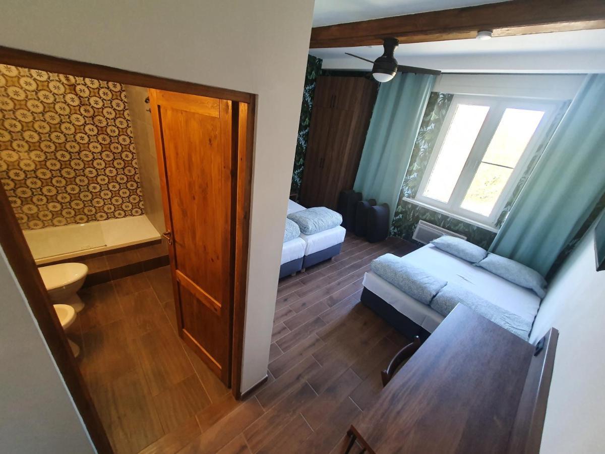 Luxurio Rooms With Baths ليفورنو المظهر الخارجي الصورة