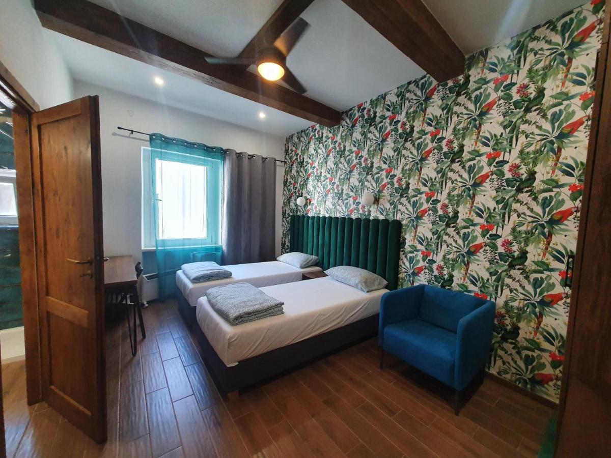 Luxurio Rooms With Baths ليفورنو المظهر الخارجي الصورة