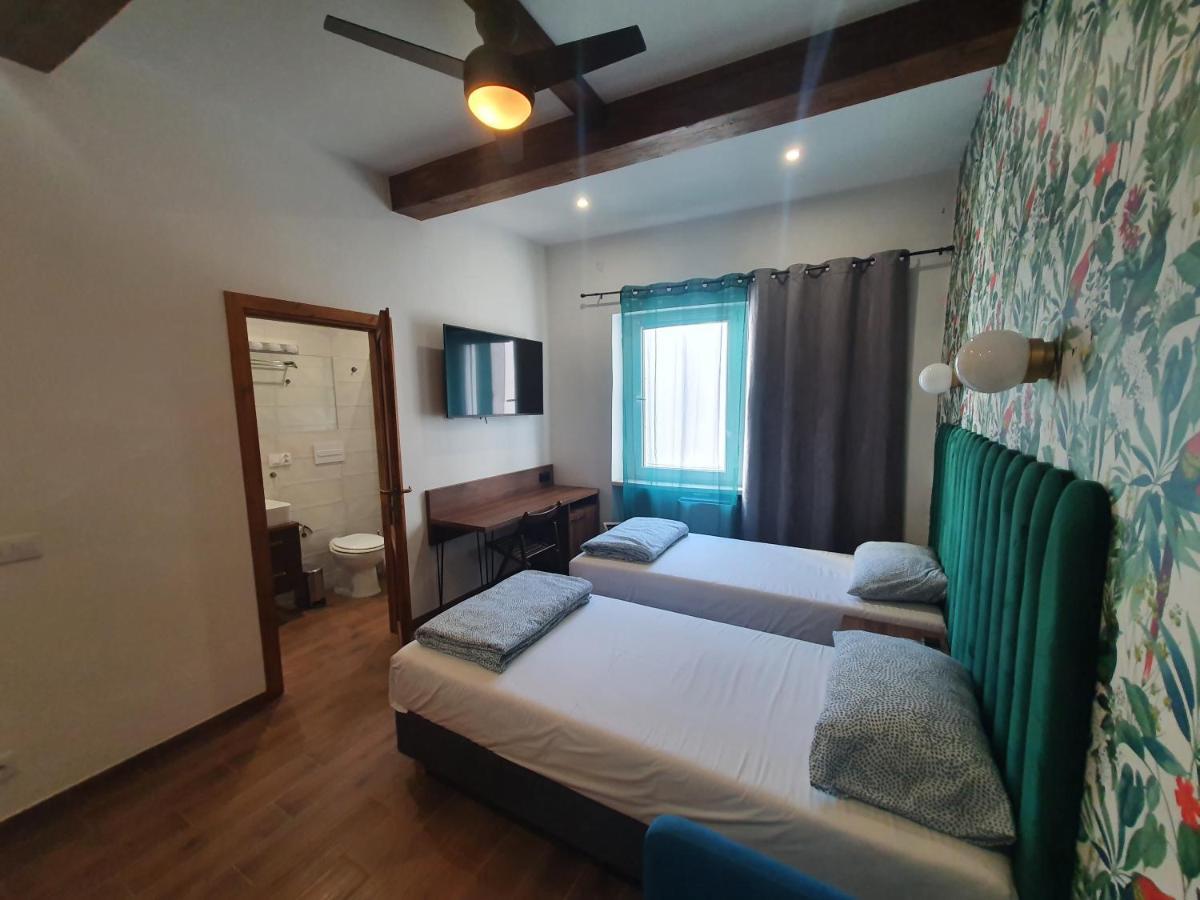 Luxurio Rooms With Baths ليفورنو المظهر الخارجي الصورة